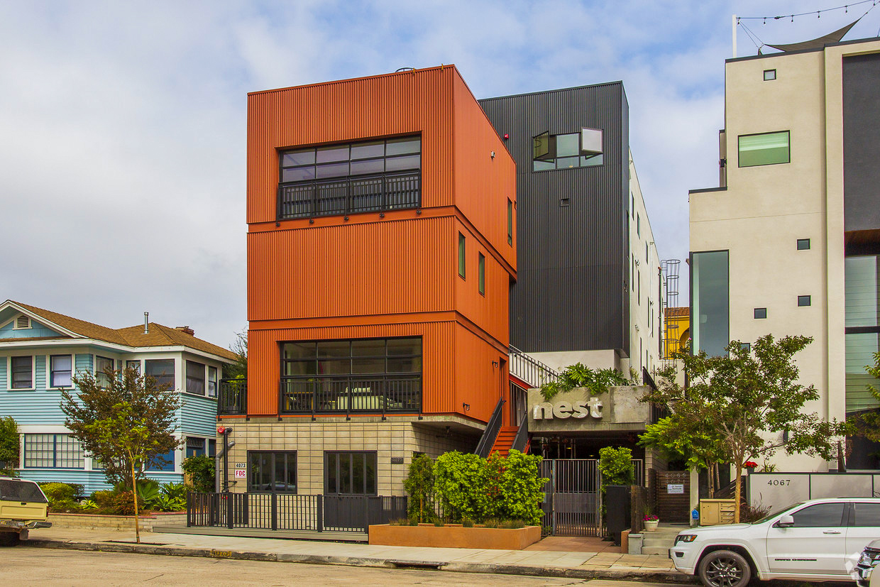 Nest Hub & Spoke Communities